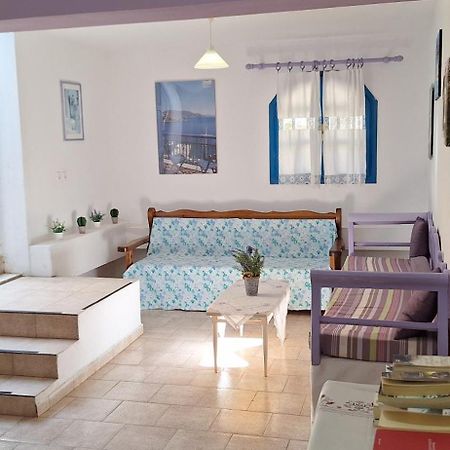 Blue Sky Apartment Palaiochora Bagian luar foto