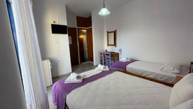 Blue Sky Apartment Palaiochora Bagian luar foto